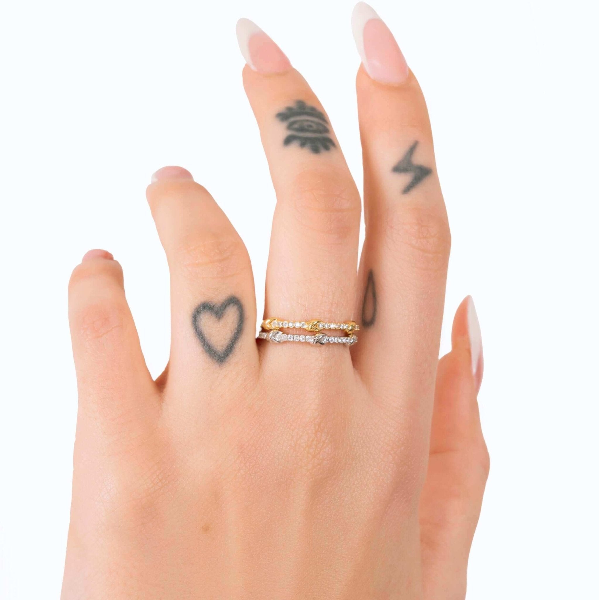 Anello intrecciato in argento - NovaNavel