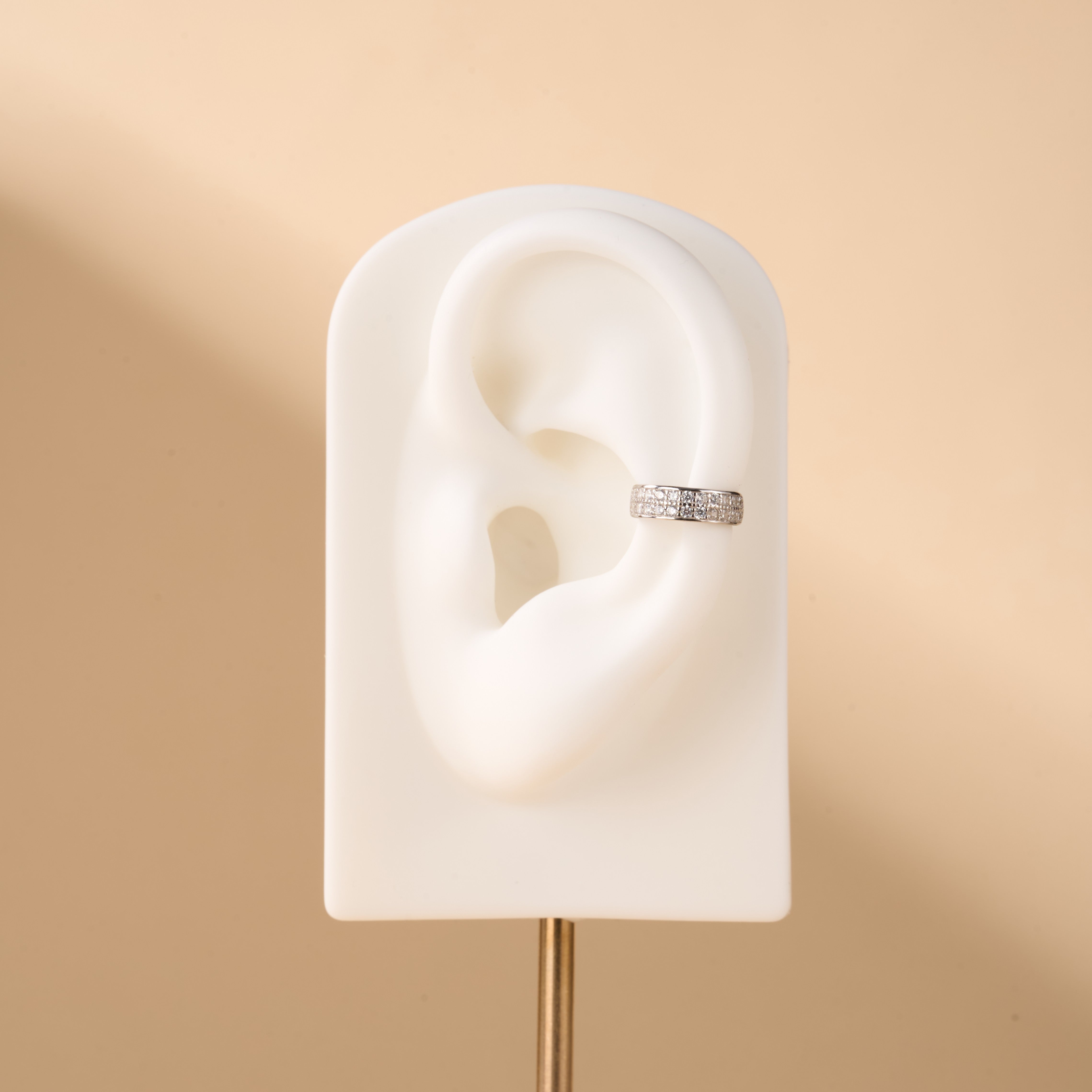 Orecchino ear cuff aura bianco in argento - NovaNavel