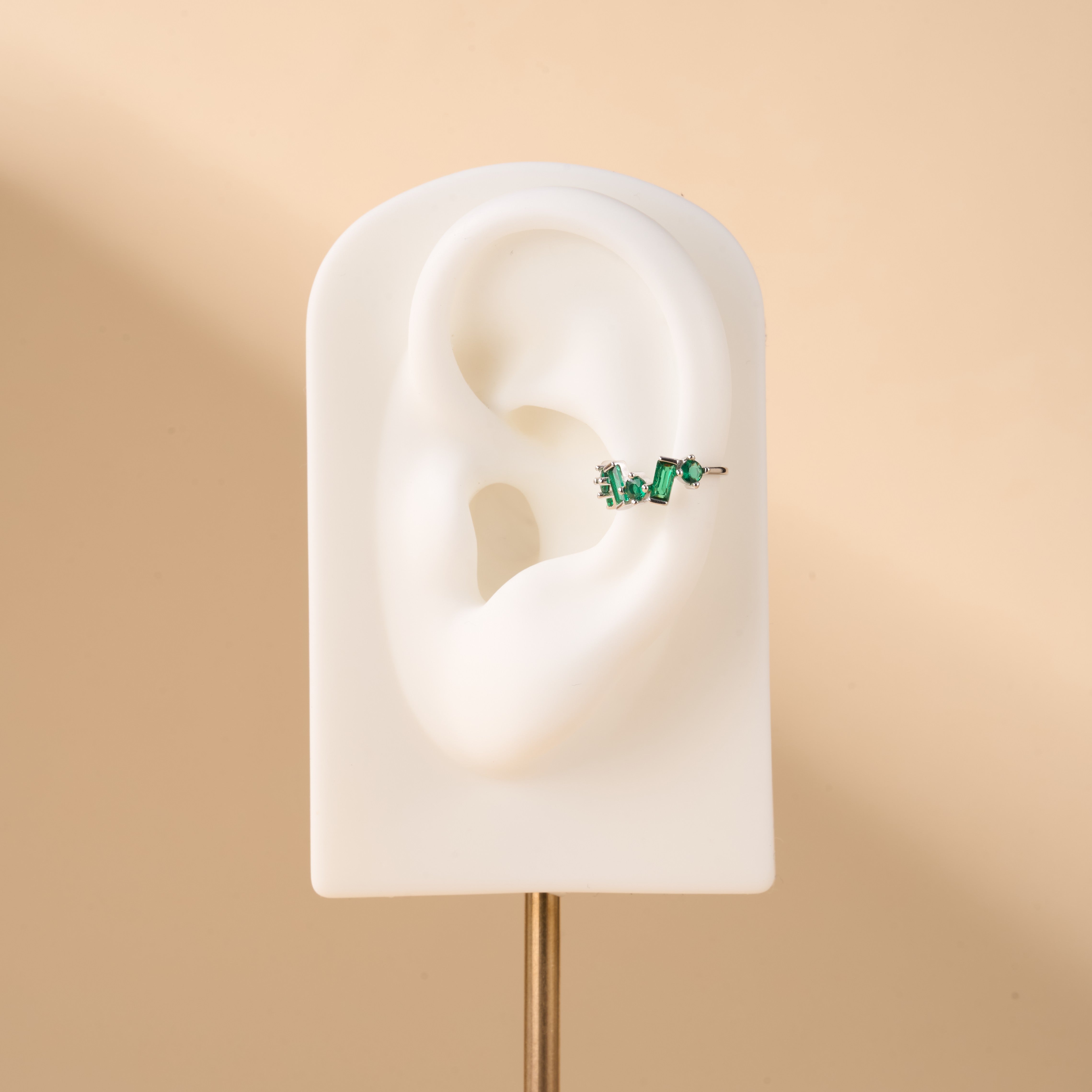 Orecchino ear cuff ice verde in argento - NovaNavel
