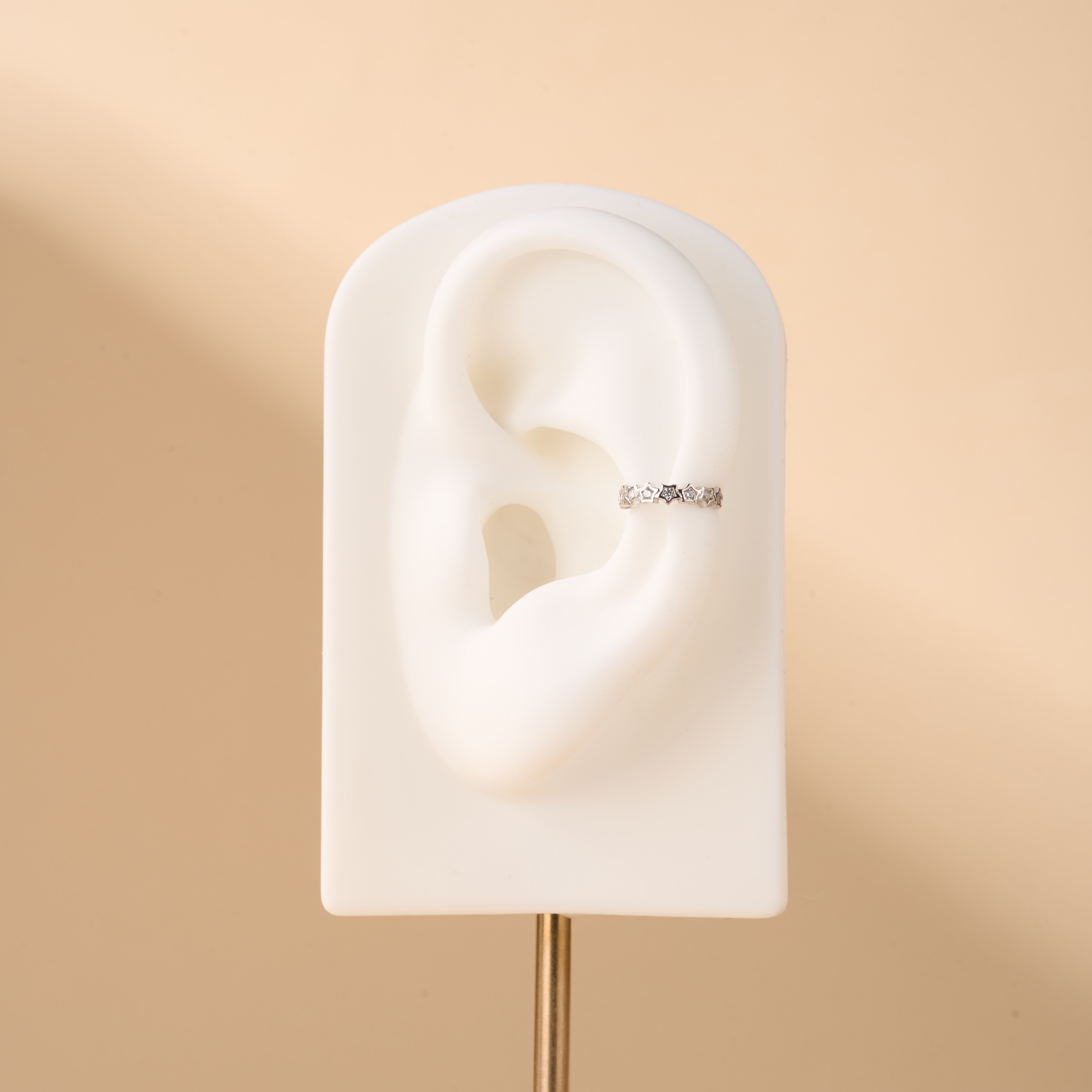 Orecchino ear cuff magic bianco in argento - NovaNavel