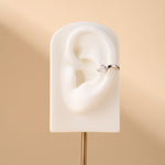 Orecchino ear cuff slim shine bianco in argento - NovaNavel