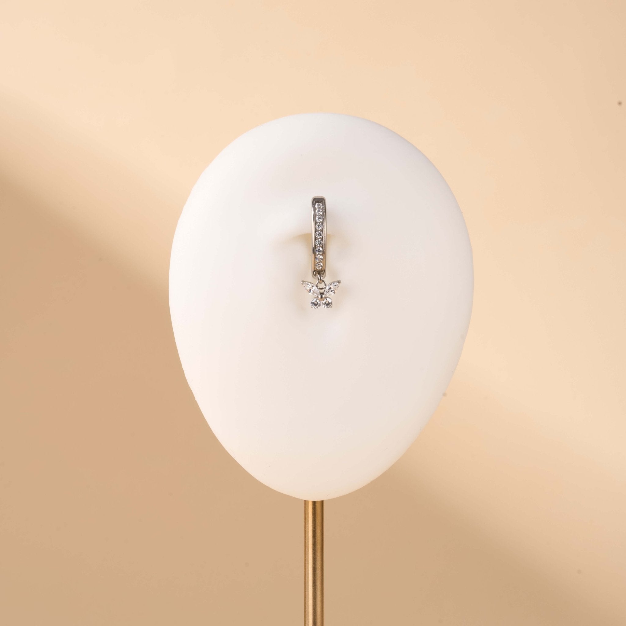 Piercing ombelico cerchietto con farfalla bianca in argento - NovaNavel