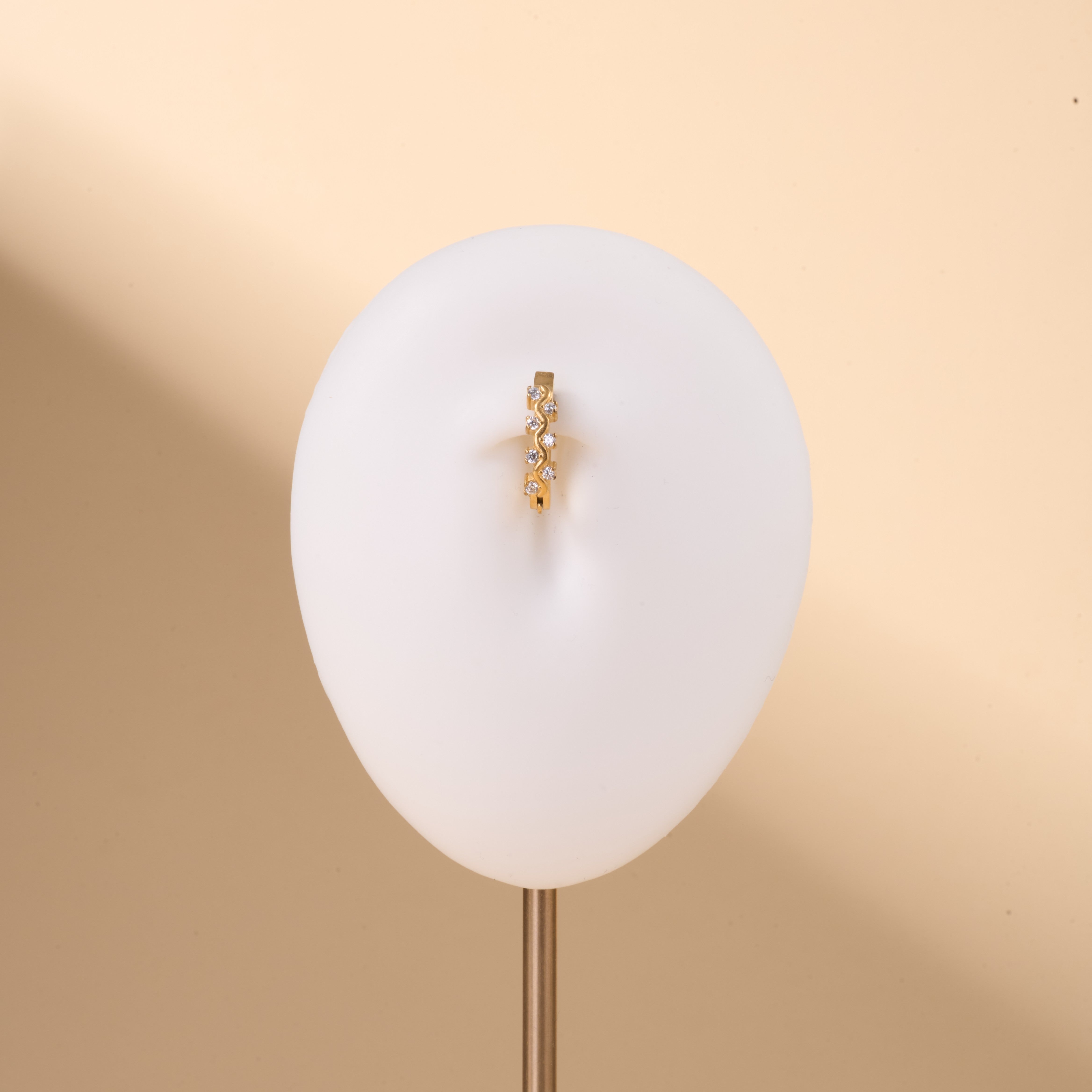 Piercing ombelico cerchietto ramato bianco in oro - NovaNavel®