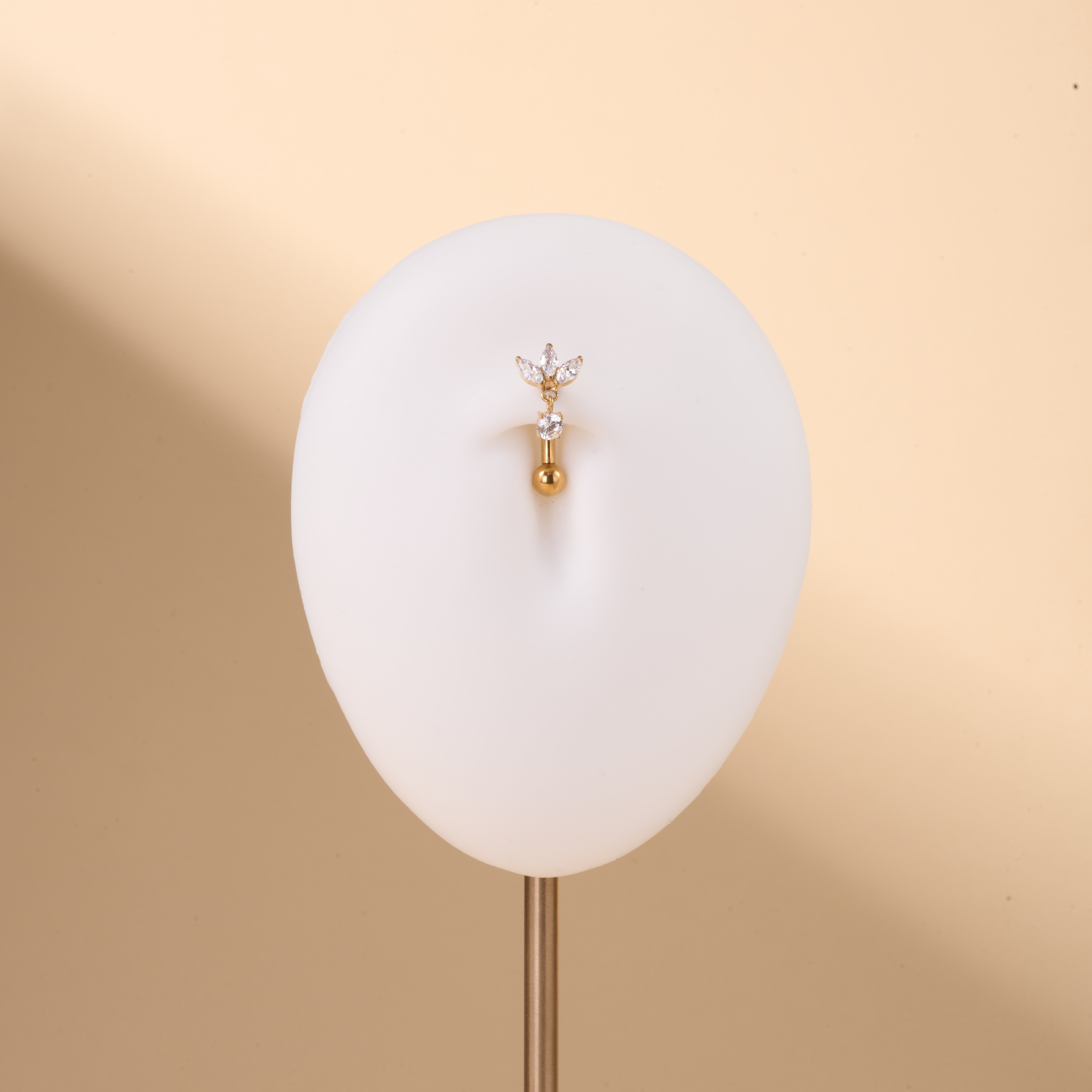 Piercing ombelico floating mini marquise con pendente bianco in oro - NovaNavel®