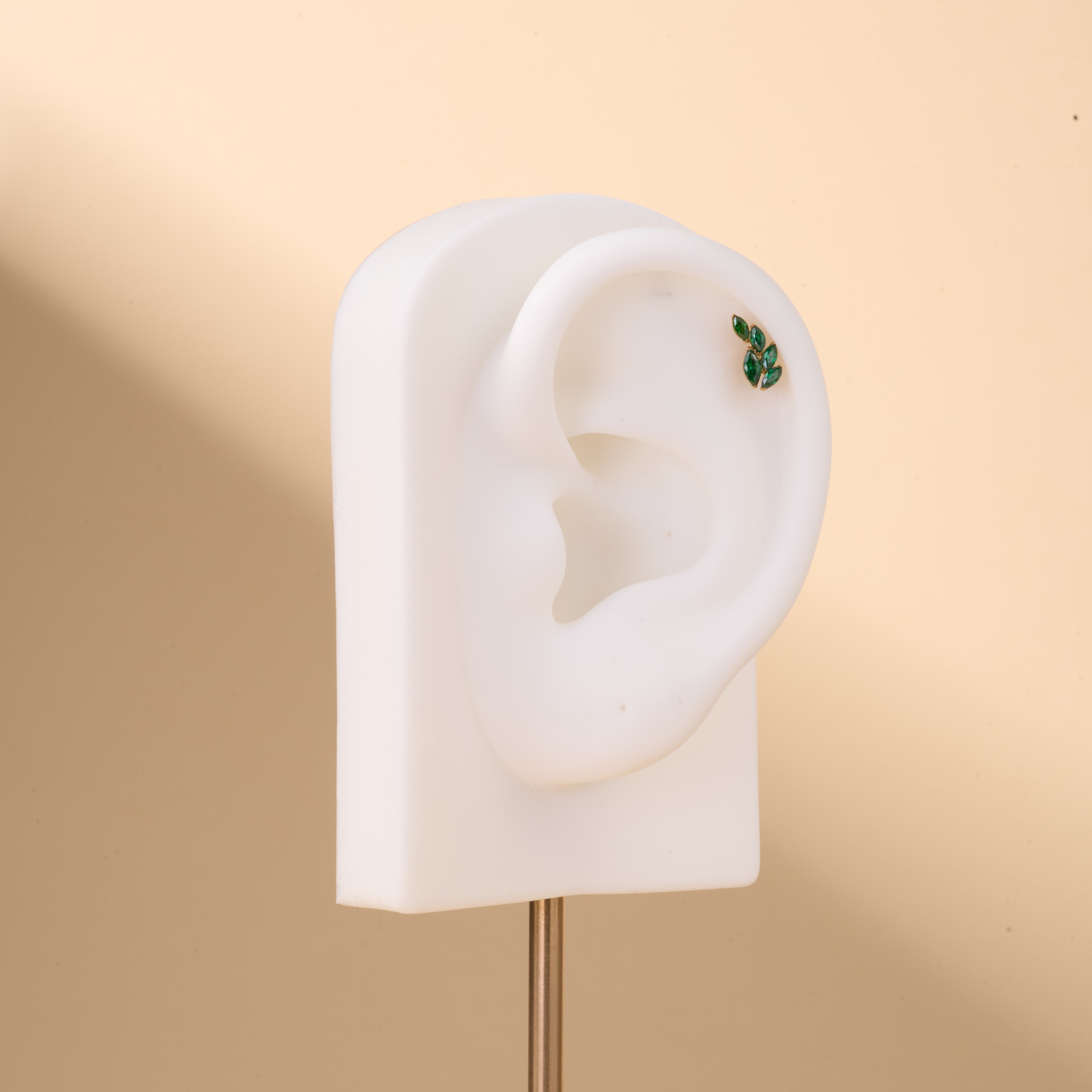 Piercing orecchio/naso ramoscello verde in oro - NovaNavel®